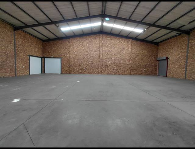 630M² WAREHOUSE TO LET IN BRENTWOOD PARK